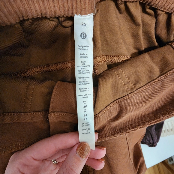 Lululemon Light Utilitech Cargo Pocket High-Rise Pant - Picture 3 of 9